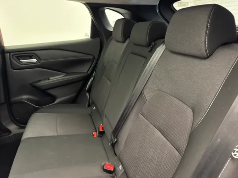 EX72KHD Nissan Qashqai 1.3 DiG-T MH N-Connecta [Glass Roof] 5dr Thumbnail #10