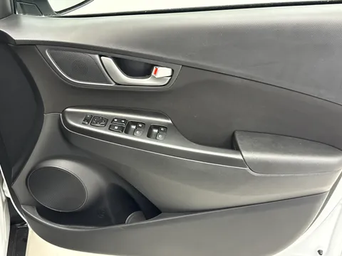 18 of 36 for Hyundai Kona 1.0T GDi Play Edition 5dr