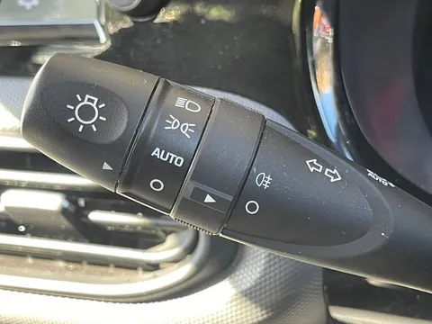 MT23JXG Hyundai i10 1.0 MPi SE Connect 5dr Thumbnail #11