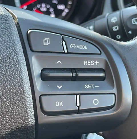 MT23JXG Hyundai i10 1.0 MPi SE Connect 5dr Thumbnail #13