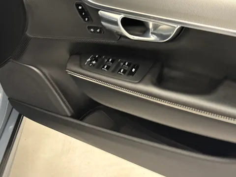 OU22KWD Volvo V90 2.0 B5P R DESIGN 5dr Auto Thumbnail #17