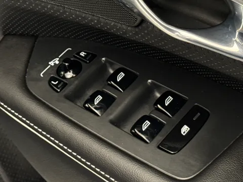 OU22KWD Volvo V90 2.0 B5P R DESIGN 5dr Auto Thumbnail #18