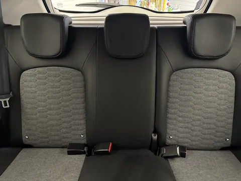 PN70LFM Renault Zoe 100kW i GT Line R135 50kWh 5dr Auto Thumbnail #16