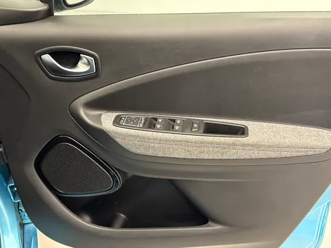 PN70LFM Renault Zoe 100kW i GT Line R135 50kWh 5dr Auto Thumbnail #19