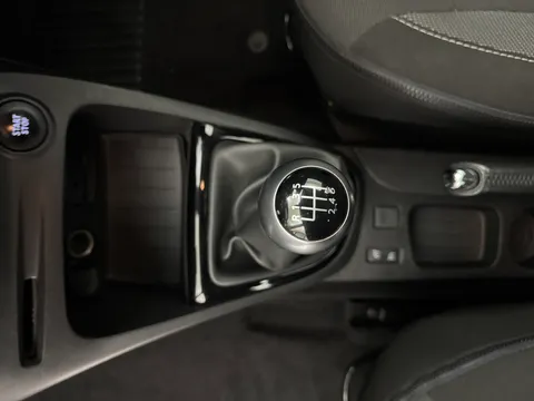 15 of 33 for Renault Captur 1.2 TCE Dynamique Nav 5dr