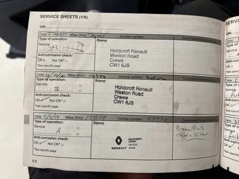 17 of 33 for Renault Captur 1.2 TCE Dynamique Nav 5dr