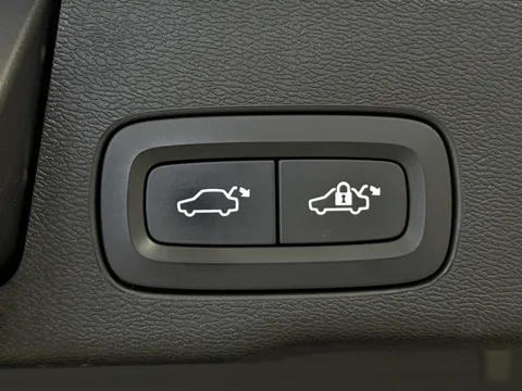 CE70PUV Volvo XC60 2.0 B5P [250] R DESIGN 5dr AWD Geartronic Thumbnail #28