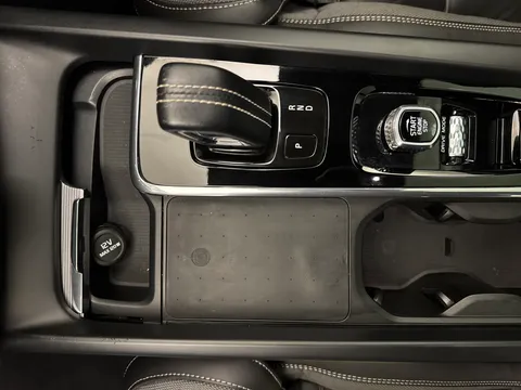 CE70PUV Volvo XC60 2.0 B5P [250] R DESIGN 5dr AWD Geartronic Thumbnail #17