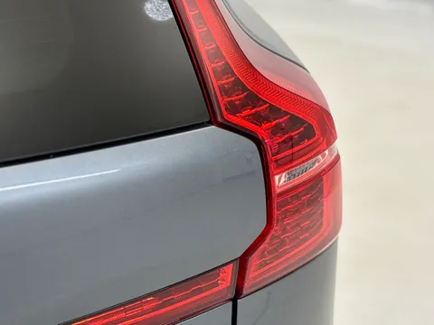 CE70PUV Volvo XC60 2.0 B5P [250] R DESIGN 5dr AWD Geartronic Thumbnail #41