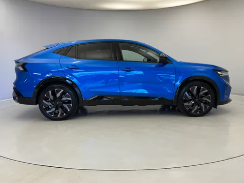 BL74ZHK Renault Rafale E-Tech FHEV Techno Esprit Alpine 5dr Auto 4C Thumbnail #5