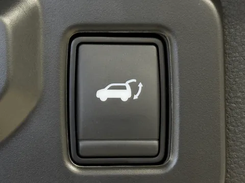 BL74ZHK Renault Rafale E-Tech FHEV Techno Esprit Alpine 5dr Auto 4C Thumbnail #10