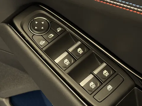 BL74ZHK Renault Rafale E-Tech FHEV Techno Esprit Alpine 5dr Auto 4C Thumbnail #18