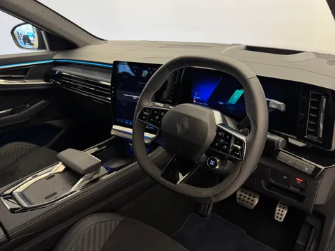 BL74ZHK Renault Rafale E-Tech FHEV Techno Esprit Alpine 5dr Auto 4C Thumbnail #20