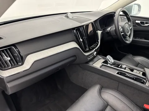 RE25NMV Volvo XC60 2.0 T8 [455] PHEV Ultra Dark 5dr AWD Geartronic Thumbnail #13