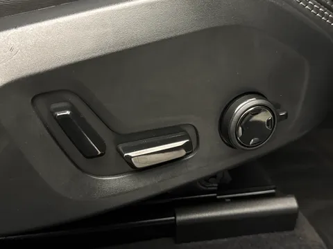RE25NMV Volvo XC60 2.0 T8 [455] PHEV Ultra Dark 5dr AWD Geartronic Thumbnail #20