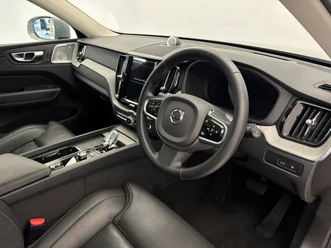 RE25NMV Volvo XC60 2.0 T8 [455] PHEV Ultra Dark 5dr AWD Geartronic Thumbnail #11
