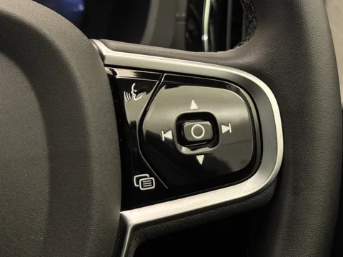 RE25NMV Volvo XC60 2.0 T8 [455] PHEV Ultra Dark 5dr AWD Geartronic Thumbnail #22