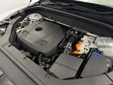 RE25NMV Volvo XC60 2.0 T8 [455] PHEV Ultra Dark 5dr AWD Geartronic Thumbnail #30