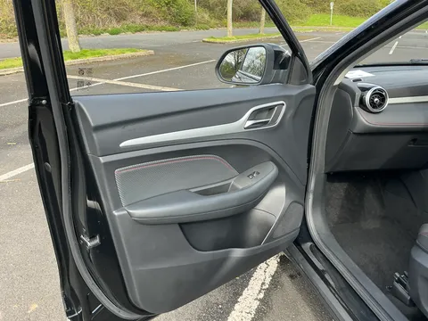 DK22XUG Mg Motor Uk Zs 1.5 VTi-TECH Exclusive 5dr Thumbnail #48