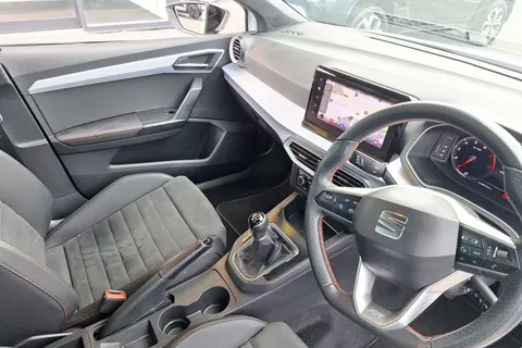 DV24NSU SEAT Ibiza 1.0 TSI 115 FR Sport 5dr Thumbnail #13