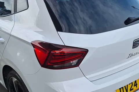 DV24NSU SEAT Ibiza 1.0 TSI 115 FR Sport 5dr Thumbnail #39