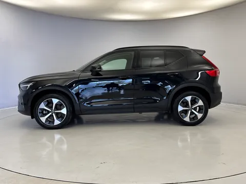 CA23FGE Volvo XC40 2.0 B4P Ultimate Dark 5dr Auto Thumbnail #2