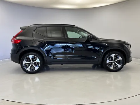 CA23FGE Volvo XC40 2.0 B4P Ultimate Dark 5dr Auto Thumbnail #5