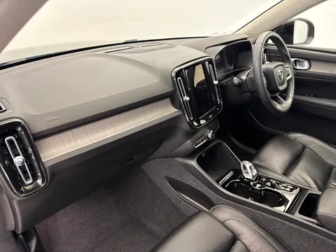 CA23FGE Volvo XC40 2.0 B4P Ultimate Dark 5dr Auto Thumbnail #12