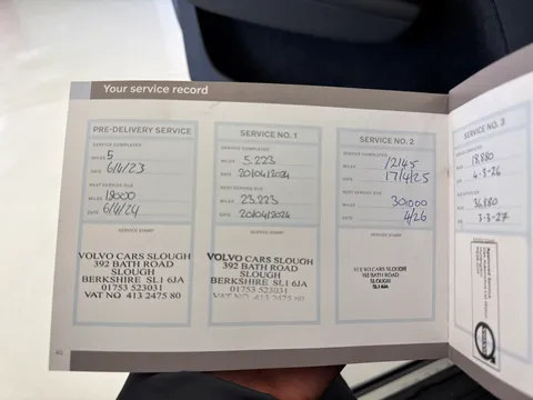 CA23FGE Volvo XC40 2.0 B4P Ultimate Dark 5dr Auto Thumbnail #16