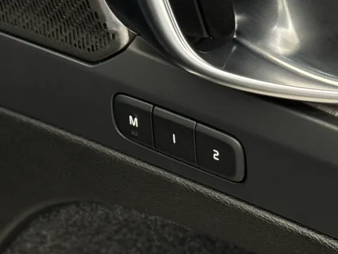 CA23FGE Volvo XC40 2.0 B4P Ultimate Dark 5dr Auto Thumbnail #20