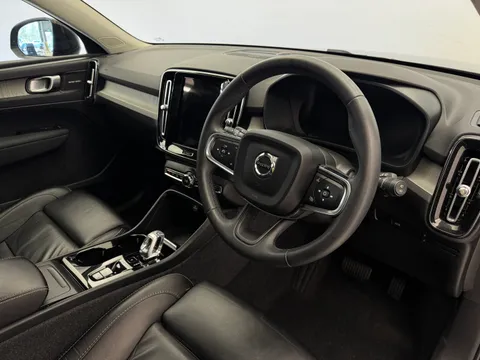 CA23FGE Volvo XC40 2.0 B4P Ultimate Dark 5dr Auto Thumbnail #23