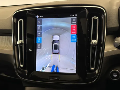 CA23FGE Volvo XC40 2.0 B4P Ultimate Dark 5dr Auto Thumbnail #30