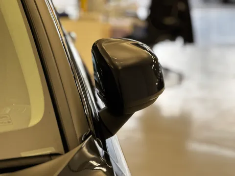 CA23FGE Volvo XC40 2.0 B4P Ultimate Dark 5dr Auto Thumbnail #37