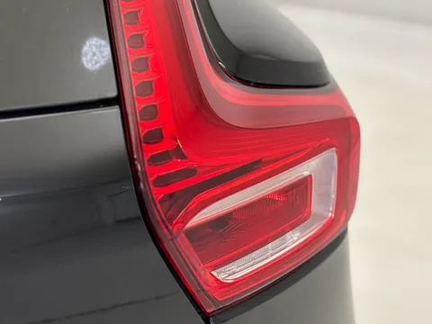 CA23FGE Volvo XC40 2.0 B4P Ultimate Dark 5dr Auto Thumbnail #39