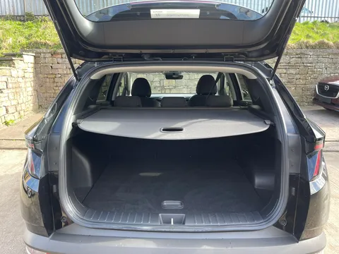 MW22OUB Hyundai Tucson 1.6 TGDi Hybrid 230 SE Connect 5dr 2WD Auto Thumbnail #22