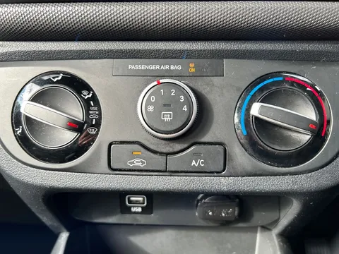 DX20ZWT Hyundai i10 1.2 MPi SE Connect 5dr Thumbnail #33