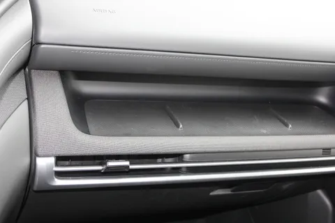 EF25OBA Hyundai Tucson 1.6T Plug-in Hybrid Ultimate 5dr Auto Thumbnail #10