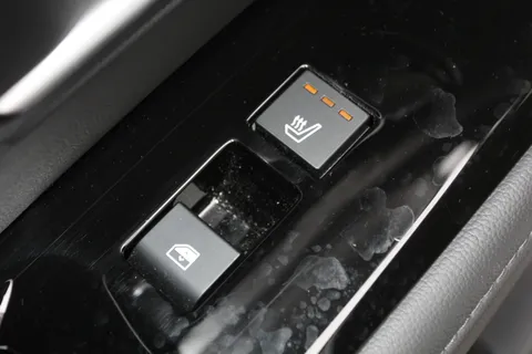 EF25OBA Hyundai Tucson 1.6T Plug-in Hybrid Ultimate 5dr Auto Thumbnail #16