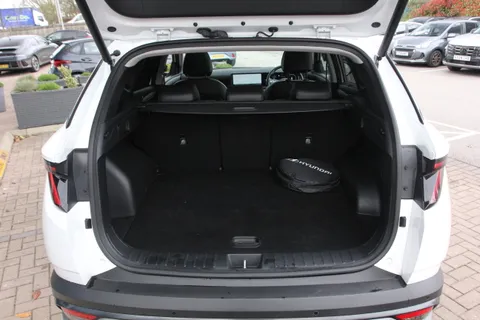 EF25OBA Hyundai Tucson 1.6T Plug-in Hybrid Ultimate 5dr Auto Thumbnail #17