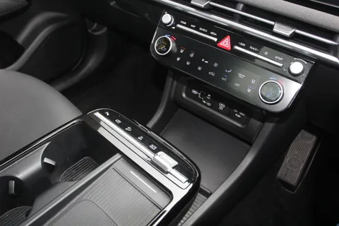 EF25OBA Hyundai Tucson 1.6T Plug-in Hybrid Ultimate 5dr Auto Thumbnail #28