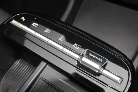 EF25OBA Hyundai Tucson 1.6T Plug-in Hybrid Ultimate 5dr Auto Thumbnail #29