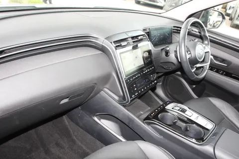 ET24SFY Hyundai Tucson 1.6 TGDi Plug-in Hybrid Ultimate 5dr 4WD Auto Thumbnail #9