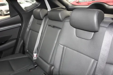 ET24SFY Hyundai Tucson 1.6 TGDi Plug-in Hybrid Ultimate 5dr 4WD Auto Thumbnail #12