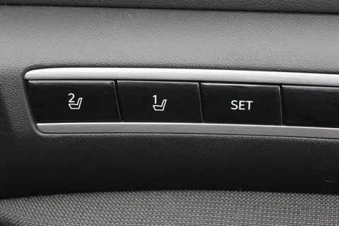 ET24SFY Hyundai Tucson 1.6 TGDi Plug-in Hybrid Ultimate 5dr 4WD Auto Thumbnail #19