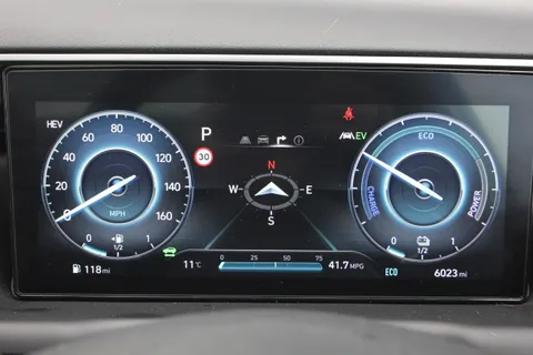 ET24SFY Hyundai Tucson 1.6 TGDi Plug-in Hybrid Ultimate 5dr 4WD Auto Thumbnail #24