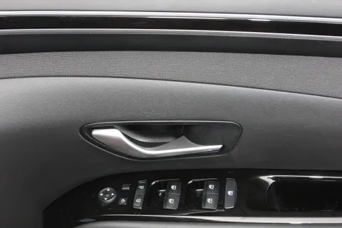 MK21VXL Hyundai Tucson 1.6 TGDi Hybrid 230 Ultimate 5dr 2WD Auto Thumbnail #18