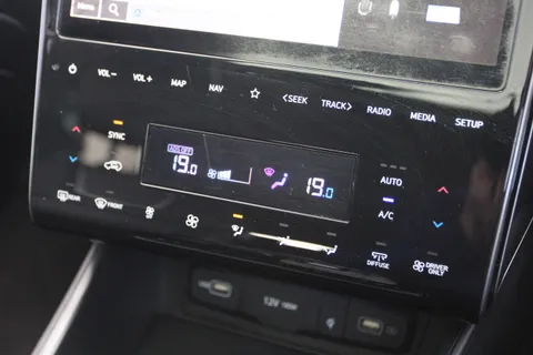 MK21VXL Hyundai Tucson 1.6 TGDi Hybrid 230 Ultimate 5dr 2WD Auto Thumbnail #32