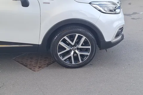 BD69JKU Renault Captur 1.3 TCE 130 S Edition 5dr Thumbnail #5