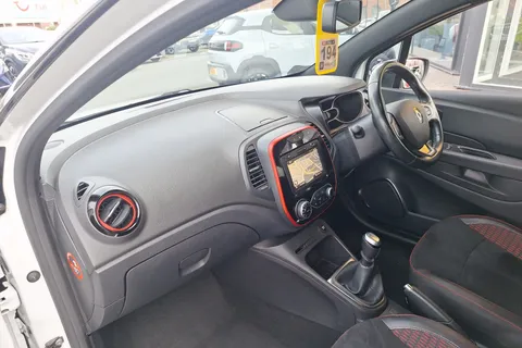 BD69JKU Renault Captur 1.3 TCE 130 S Edition 5dr Thumbnail #29