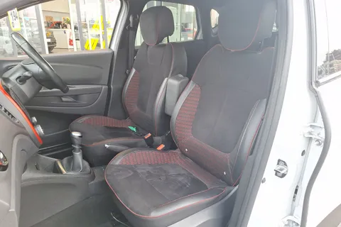 BD69JKU Renault Captur 1.3 TCE 130 S Edition 5dr Thumbnail #30